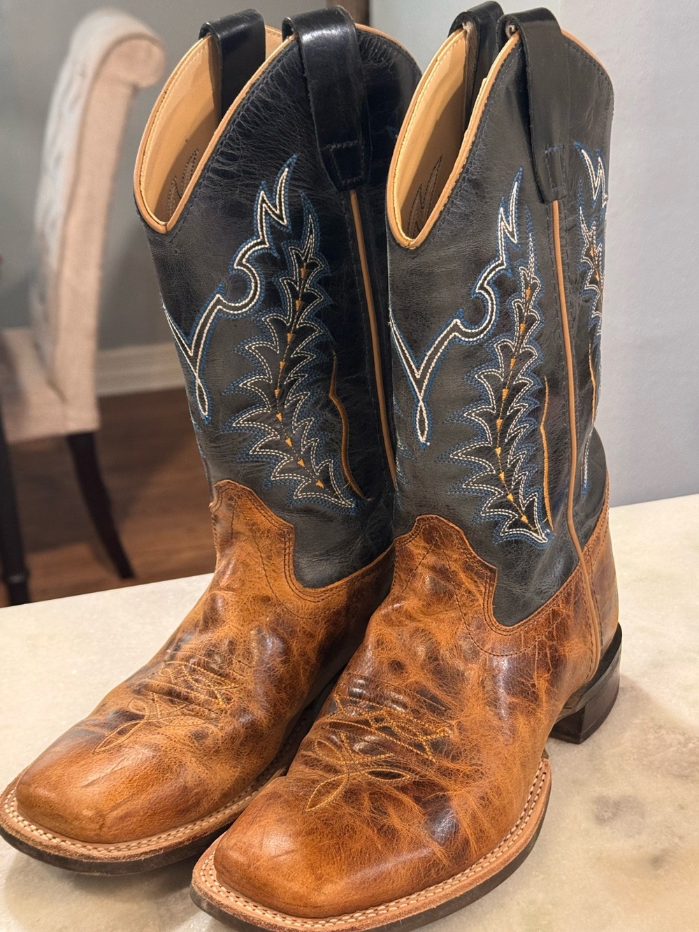 OLD WEST KIDS BURNT TAN AND NAVY BLUE WIDE SQUARE TOE COWBOY BOOTS